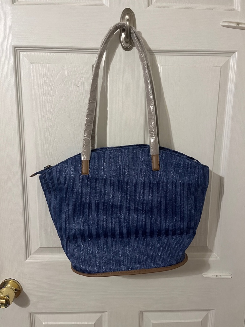 Vera Bradley Navy Tote with Light Blue Turtle Motif - Picture 3 of 5